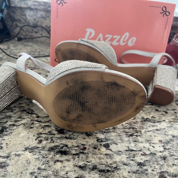 Worn once size 8.5 dazzle Rhinestone 3inch sandals - Picture 6 of 8